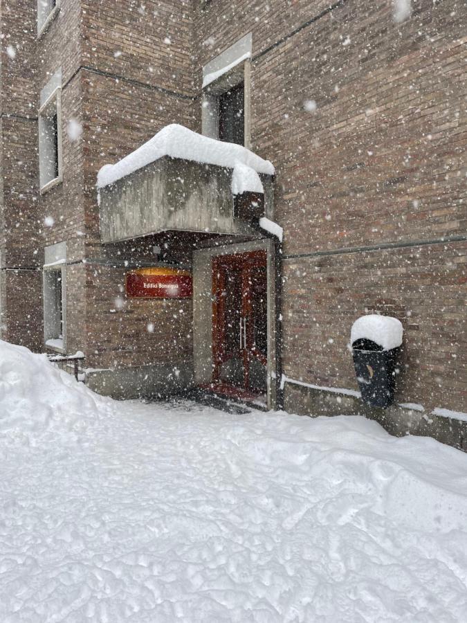Baqueira 1500 (pie pista). Edificio Bonaigüa Naut Aran Exterior foto